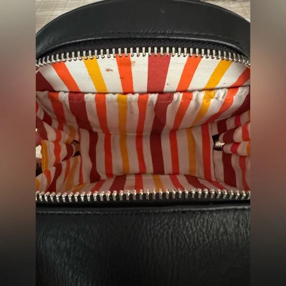 Disney Marry Poppins Penguin Purse - Picture 4 of 4